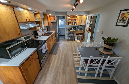 Medical Lake House | Spacious bungalow-style house with veranda, yard, and full amenities