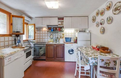 Crespano del Grappa Cottage | Spacious Cottage in Veneto