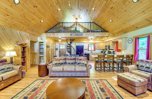 Town of Black Brook Cabin | Spacious Cabin on Silver Lake: Hike & Ski!