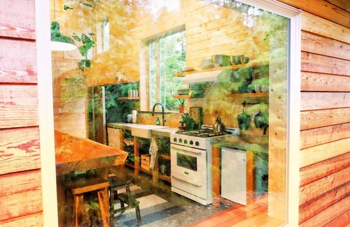 Tofino House | Spacious cedar home is close to beach - built with families and surfers in mind.