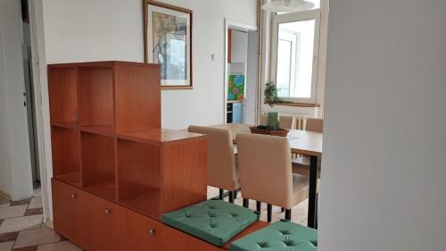 Kisela Voda Apartment | Spacious, Central, Free parking