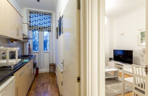 West Kensington Apartment | Spacious Centrally Located One Bed
