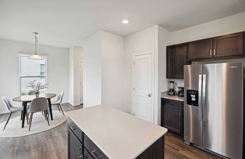 Whittaker House | Spacious Charming 3BR Home｜Hardwood Flooring｜Garage Access｜Remote Lock #42177