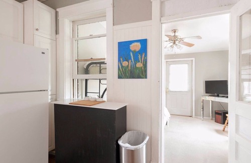 Franz Park House | Spacious & Charming Home, Great for Families! Sleeps up to 8!