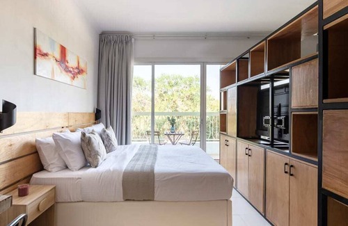 Jumeirah Village Triangle Apartment | Spacious & Chic Studio Apartment in JVT!