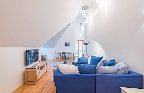 Canterbury Apartment | Spacious city centre apartment by Bloom Stays with parking, central location