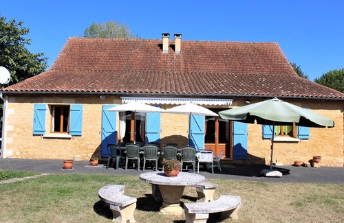 Calviac-en-Perigord Cottage | Spacious Country House with Garden, Near Sarlat and Dordogne Sites