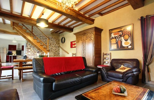 St-Denis-le-Vetu Cottage | Spacious country house in Normandy with parking and pets allowed