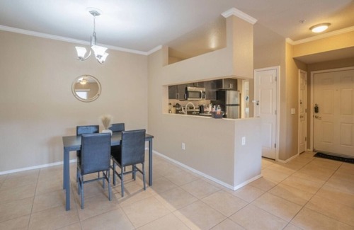 Camelback East Apartment | Spacious Condo: Pool, Gym, Balcony, Free Parking - Near Airport