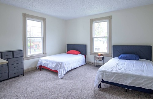 Roselawn Finance House | Spacious & Coz. Your home away from home.