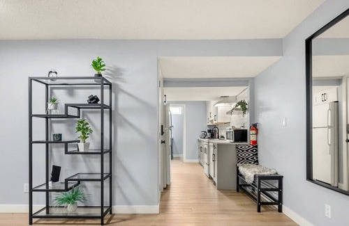 Southeast Calgary Condo | Spacious Cozy Couples Getaway » Queen Bed » Secure