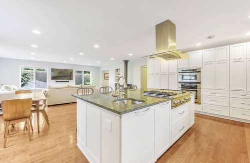 Culloden Shores House | Spacious Culloden house