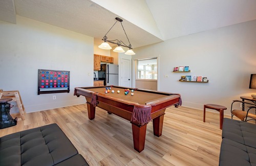 Waterfront Greens House | Spacious Dog Friendly Retreat w/Indoor Pool & Lake Access