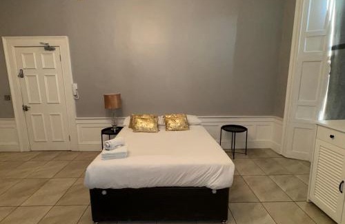 Leith House | Spacious Double Room In The Heart Of Edinburgh