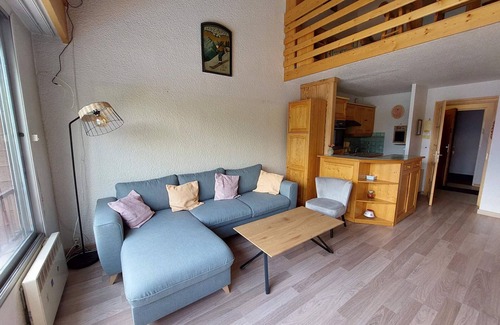 Les Deux Alpes Apartment | Spacious Duplex at the Foot of the Slopes – Sleeps 8, Central Location