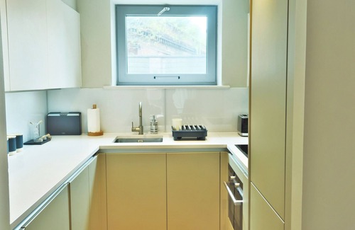 Cathedrals Apartment | Spacious Elegant Apartments in Southbank