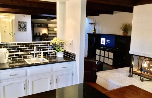 Albuquerque House | Spacious End-Unit Townhouse in Golf Course Community, mountain views!