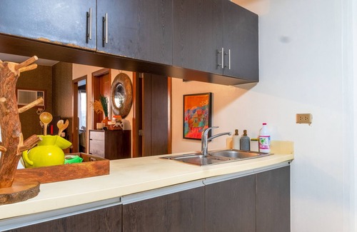 Bonifacio Global City Condo | Spacious Executive 2BR and Bath with Amazing Sunset view in front of Luneta.