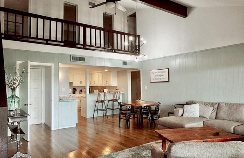 Point Venture House | Spacious Fall Retreat, Sleeps 15+, Dog Friendly!