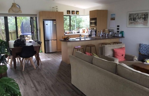 Surfdale House | Spacious, family friendly house with sea views