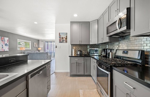 Walnut Valley House | Spacious Family Friendly House in Central Location