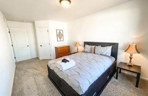 Fountain House | Spacious Family Getaway 20min to downtown sights
