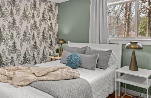 Siloam Springs House | Spacious Family Haven - Walk to Downtown & JBU