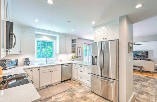 Royal Pines House | Spacious Family Home Near Hiking & Breweries!