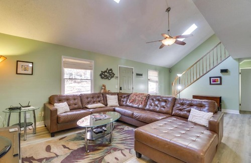 Massanutten House | Spacious Family Home with Deck at Massanutten Resort