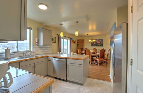 Rifle House | Spacious Family Home with Grill, Dog Friendly & Near Outdoor Recreation!
