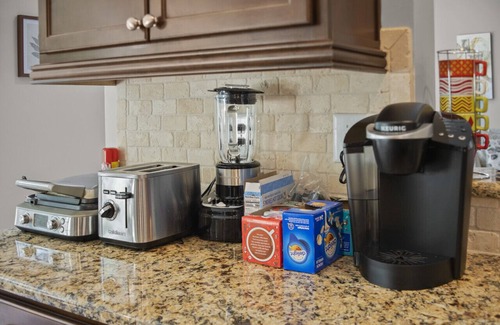 Maxwell House | Spacious Family Memory Maker w/Water Views, + 2 Miles to Marina