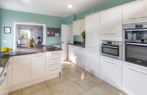 Felpham House | Spacious Family Retreat Near Felpham Beach