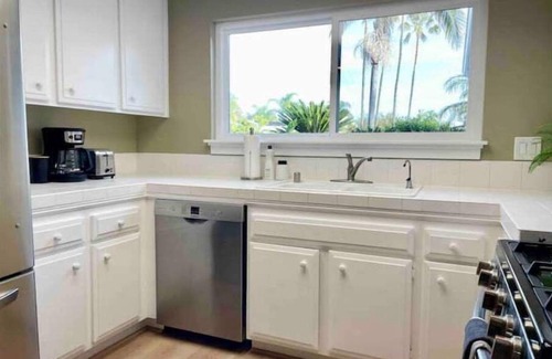 Fire Mountain House | Spacious Family Retreat near Legoland and Ocean with Beach Gear Provided