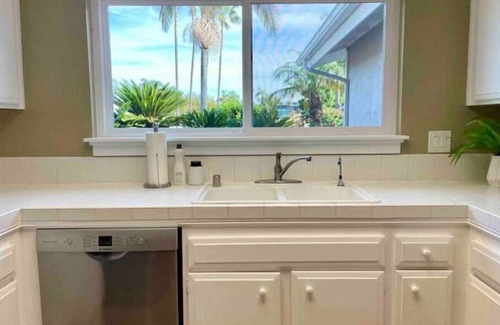 Fire Mountain House | Spacious Family Retreat near Legoland and Ocean with Beach Gear Provided