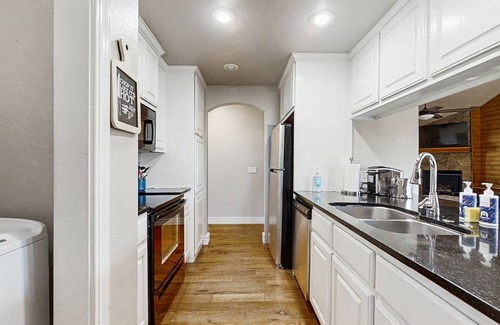 Rogers House | Spacious family retreat w/pool, BBQ grill, patio, deck, near Beaver Lake