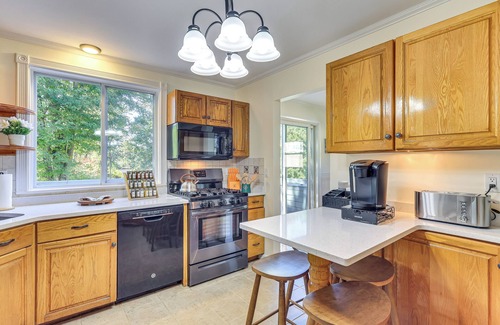 Fanwood House | Spacious Fanwood Home w/Decks, Walk to Park!