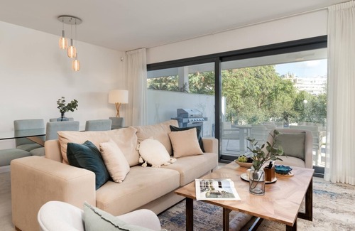 Estepona Apartment | Spacious flat near the sea with large terrace and garden.