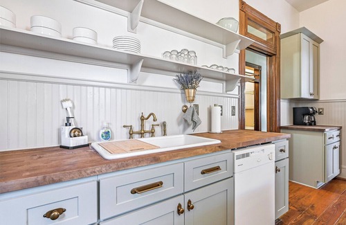 Galveston House | Spacious Galveston East End Home – Near Beach, Cruise Port, UTMB & The Strand