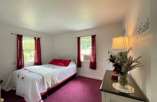 Loysville House | Spacious get-away on the out-skirts of town