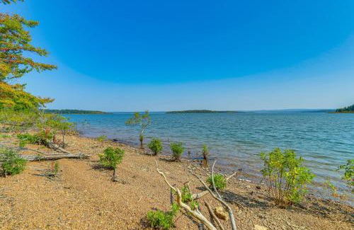 Heber Springs House | Spacious Heber Springs Home - Easy Marina Access!