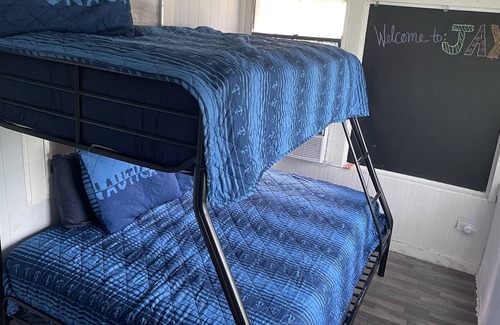 Jacksonville Cottage | Spacious Historic 3 Bedroom with On site Parking