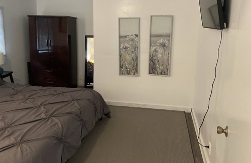 Jacksonville Cottage | Spacious Historic 3 Bedroom with On site Parking