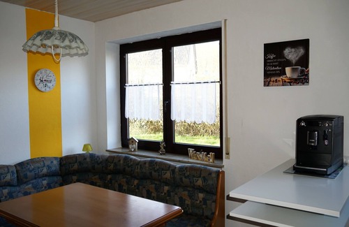 Bindlach Apartment | Spacious holiday apartment with terrace and garden