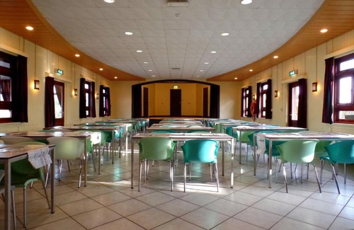 Ellemeet House | Spacious holiday home at 1 km from the North Sea beach