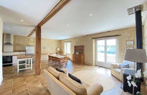 Espiet House | Spacious holiday home with a pool & private garden.