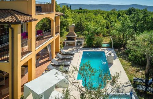 Rakalj House | Spacious holiday house - pool/jacuzzi/sauna/playground/8+2