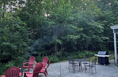 Warren House | Spacious home <1 min from Lincoln Peak! Fits the whole extended family