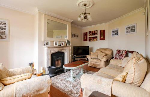 Mohill House | Spacious Home by Lough Rynn Castle Wedding Venue