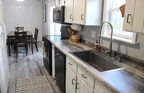 St. Robert House | Spacious Home Close to FLW