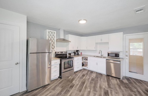 Cedar Crest House | Spacious Home In The Heart Of Dallas